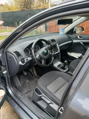 Skoda Octavia, an 2010, 1.6 TDI - imagine 8