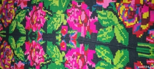 Covor cusut manual aproximat la 90 de ani - imagine 2