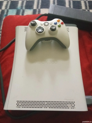 vând Xbox 360 maneta nu are baterie.în rest mereg perfect 