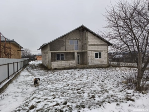 Casă de vânzare la roșu 