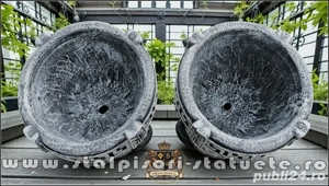 Vază ornament versace cu picior, gri patinat, model V8. - imagine 3