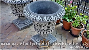 Vază ornament stejar cu picior, gri patinat, model V3.