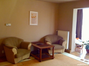 Pers. Fizica Vând apartament cu 3 camere Cetate locatie excelenta