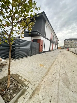 Vanzare Apartament 2 camere+curte 60mp si 2 locuri de parcare