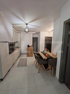 Apartament cu 3 camere, 63 mp, cu 2 bai si balcon mare, in zona Valea Garboului - imagine 3