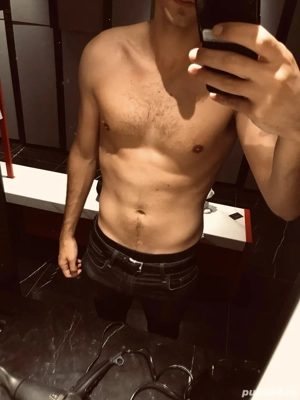 Tânăr pentru Doamne sau Cuplu 