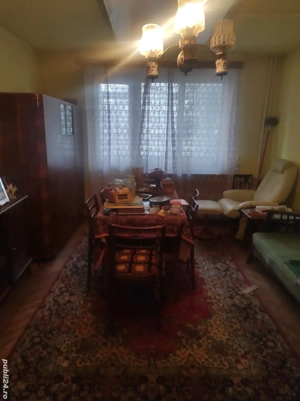 ap 3 camere,boxă,parter înalt,zona licee