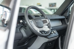 Land Rover Defender D300 3.0d 4x4 MHEV - "Hard Top" - imagine 17