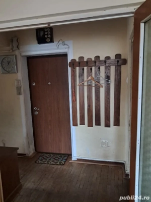 Vand apartament decomandat 3 camere , bucatarie ,2 bai, situat central - imagine 3