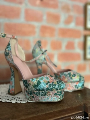 Vând pantofi damă
