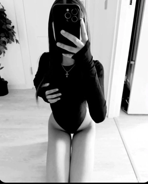 maya 19 ani noua la tine in oras  si in domeniu 