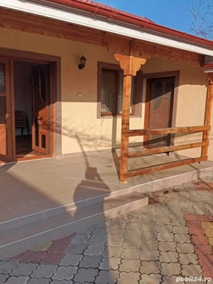 Casă complet mobilată, renovată, cu teren generos   zonă liniștită Baltati, zona bisericii vechi - imagine 2