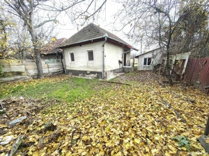 Ocazie ! Casă de vânzare în Hunedoara, zona Draxlmaier. Ideala ptr diverse afaceri. Pret 80000 euro 