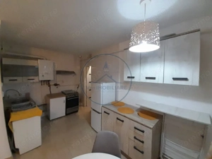 Apartament la casa , 2 camere, decomandat , strada Ghinzii - imagine 2