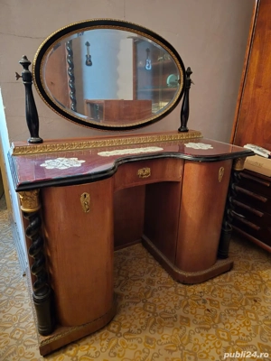 vand mobilier vechi de colectie