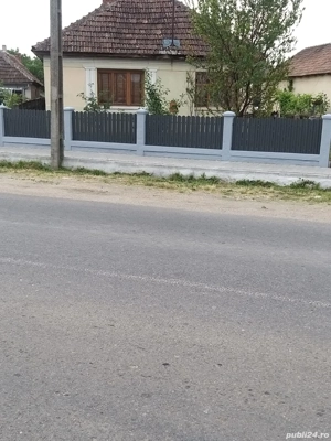 Teren 46 ari cu casa batraneasca