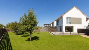 Casa individuala cu 4 camere, 120 mp util plus curte de 700 mp, zona Bartolomeu 