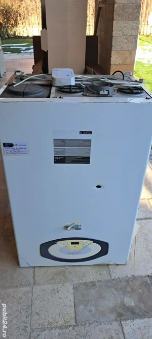 vând centrală pe gaz