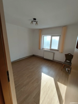 Vand apartament 2 camere Oltenita - imagine 2