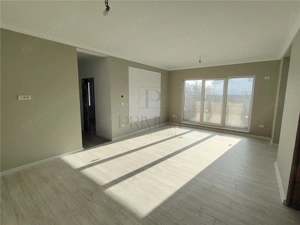 Duplex separat prin camera tehnica - finisaje de top - teren 330 mp.