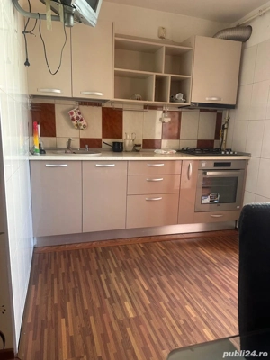 Vând apartament 3 camere,  Găești, str. Cuza Vodă  - imagine 4