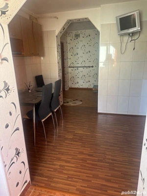 Vând apartament 3 camere,  Găești, str. Cuza Vodă  - imagine 5