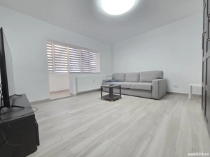 Titulescu, Piata Victoriei