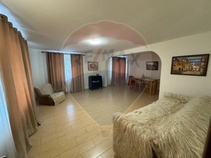 Casă / Vilă cu 6 camere de vânzare în zona Darmanesti