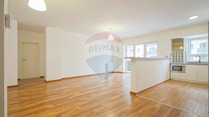 Apartament 3 camere cu bucatarie mobilata si utilata|loc de parcare