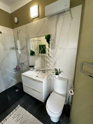 Airbnb ultracentral –85% ocupare, Piața Victoriei cladire restauranta - imagine 4