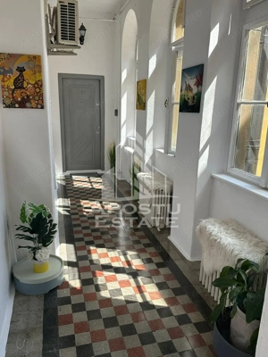 Airbnb ultracentral –85% ocupare, Piața Victoriei cladire restauranta - imagine 6