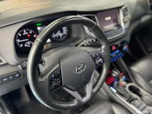 Vand Hyundai Tucson 2.0 CRDI 6AT 4WD Luxury+ - imagine 5