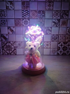 Cupolă cu Trandafir Cristalizat și Ursuleț