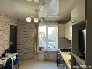Apartament 2 camere decomandat ,58 mp , balcon , loc parcare , parter , zona Tineretului  - imagine 3