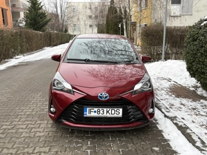 Toyota Yaris Hybrid 1.5, an 2017, prima înmatriculare 10.2017, echipare Dynamic - imagine 3