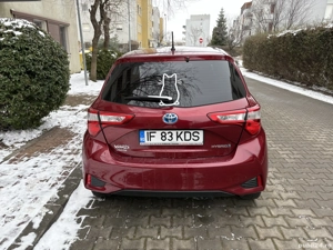 Toyota Yaris Hybrid 1.5, an 2017, prima înmatriculare 10.2017, echipare Dynamic - imagine 4