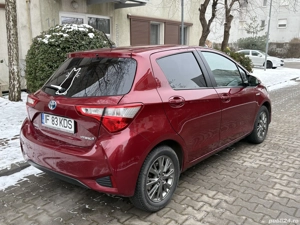 Toyota Yaris Hybrid 1.5, an 2017, prima înmatriculare 10.2017, echipare Dynamic - imagine 6