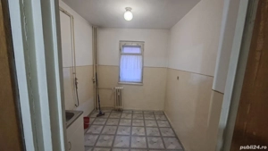 Apartament 4 camere de vânzare   Ploiești, Bld. Republicii (zona Casa Roșie   McDonald s) - imagine 4