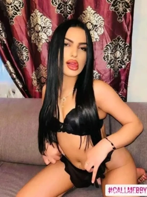 Buna ma numesc Alina  fac și deplasări 