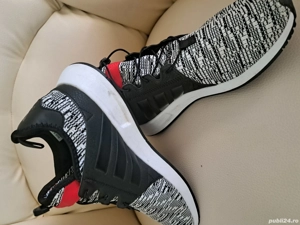 pantofi sport Adidas nr 40 impecabili