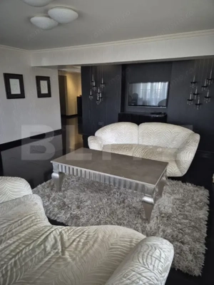 Apartament 4 camere, 135 mp, 2 bai, terasa, parcare, Complex Semiluna - imagine 3