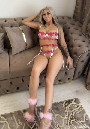 Oana plăcerea ta blonda cu forme  fac si deplasari  am si locatie   paety    - imagine 3