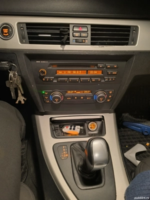 vand mașina personală bmw 320 combi funcțională,acte valabile 