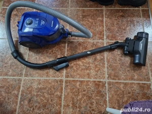 De vânzare:scaune și aspirator vând urgent