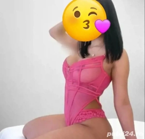 Bruneta sexy ,azi am ajuns am si colega!!! 