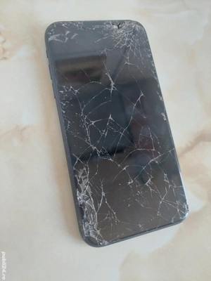[Xr] Vând Apple iPhone Xr negru [spart] [pentru piese] [poze reale]