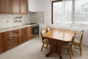 Casa individuala moderna cu panouri fotovoltaice, 600mp teren, 5 camere si garaj - imagine 3