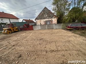 vand gradina cu casă