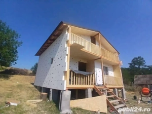 Căsuțe pe structura metalica   învelite cu panau de 20cm pentru comenzii și detalii sunați ma 