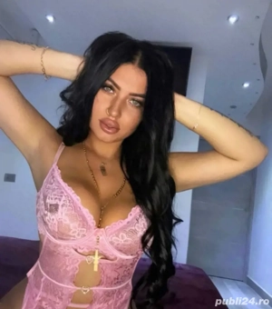 !Bruneta reala !! fac si partyy